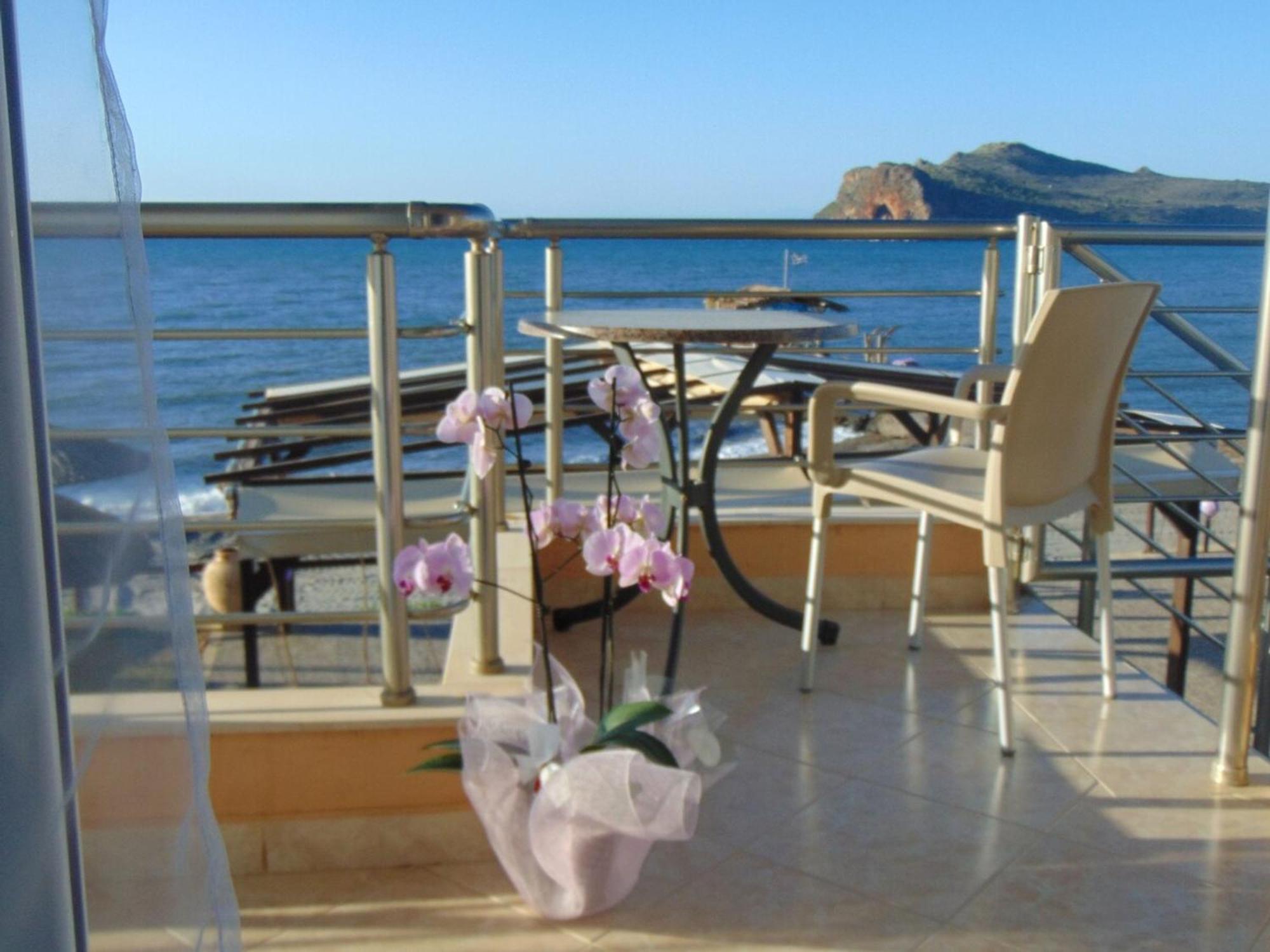 Comfy Beachfront Litinas Casa With Seaview Chania  Buitenkant foto